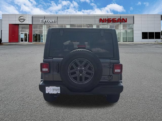 Used 2025 Jeep Wrangler Unlimited Sport AWD/4WD image 6