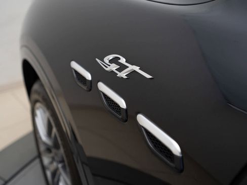 Used 2024 Maserati Grecale GT image 27