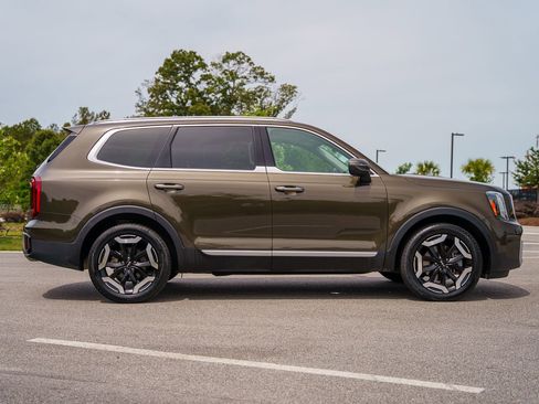 Used 2025 Kia Telluride S AWD/4WD image 8
