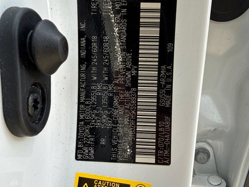 Used 2019 Toyota Highlander XLE AWD/4WD image 24