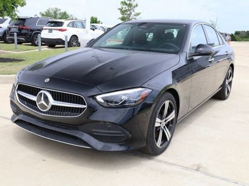 Used 2025 Mercedes-Benz C 300 Sedan image 4