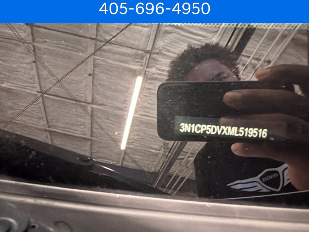 Used 2021 Nissan Kicks SR w/ SR Premium Package FWD image 3