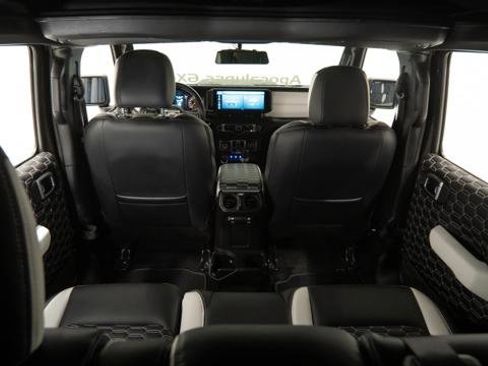 Used 2026 Jeep Gladiator Sport image 45