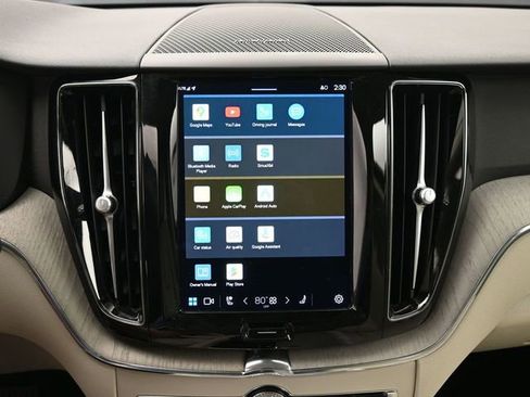 Used 2023 Volvo XC60 B5 Plus w/ Climate Package image 19