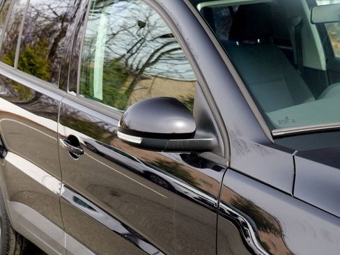 Used 2018 Volkswagen Tiguan Limited w/ Premium Package image 10