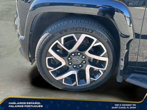 Certified 2025 Chevrolet Silverado EV RST AWD/4WD image 38
