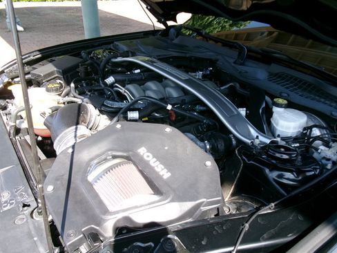 Used 2018 Ford Mustang GT Premium RWD image 32