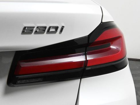 Certified 2022 BMW 530i xDrive w/ Convenience Package image 13