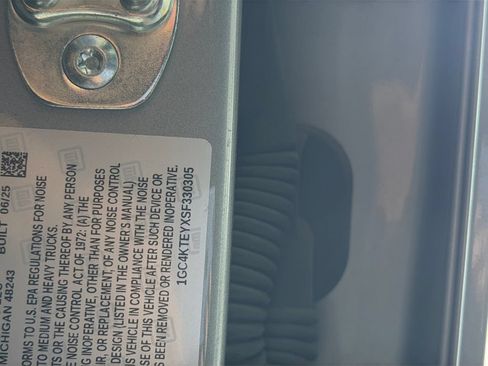 Used 2025 Chevrolet Silverado 3500 LT w/ Safety Package AWD/4WD image 34