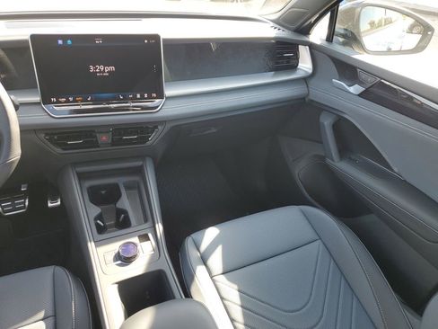 New 2026 Volkswagen Tiguan SE R-Line FWD image 16