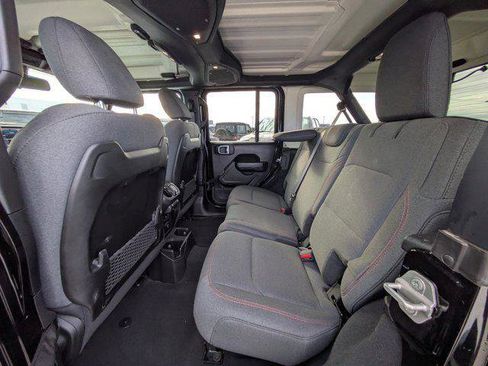 Certified 2024 Jeep Wrangler Unlimited Rubicon image 12