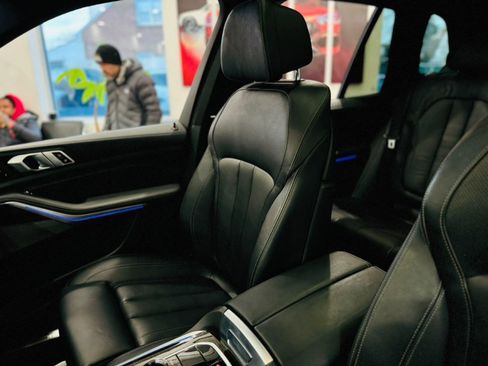 Used 2020 BMW X5 M50i image 16