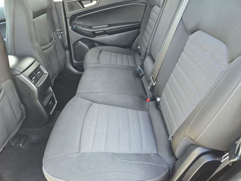 Used 2020 Ford Edge SE FWD image 16
