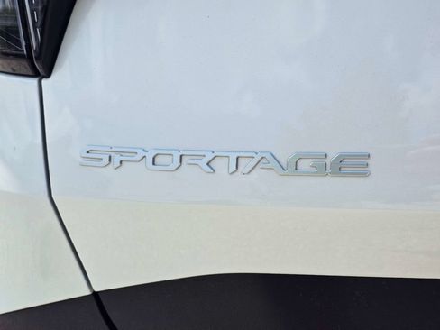 Used 2026 Kia Sportage LX FWD image 10