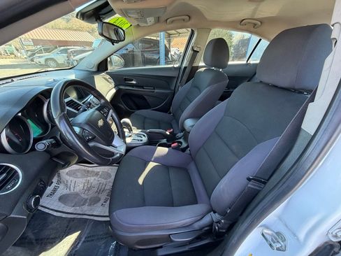 Used 2014 Chevrolet Cruze LT w/ Technology Package image 9