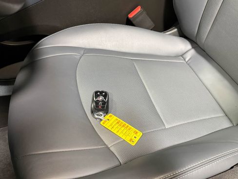 Used 2023 Buick Enclave Essence w/ Experience Buick Package AWD/4WD image 20