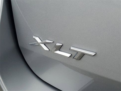 Used 2021 Ford Explorer XLT w/ Equipment Group 202A image 10