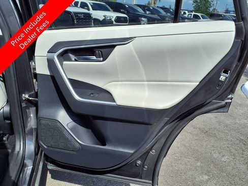 Used 2020 Toyota RAV4 XLE Premium FWD image 13
