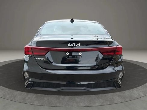 Used 2023 Kia Forte LXS FWD image 6