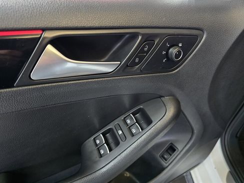 Used 2017 Volkswagen Jetta GLI FWD image 17