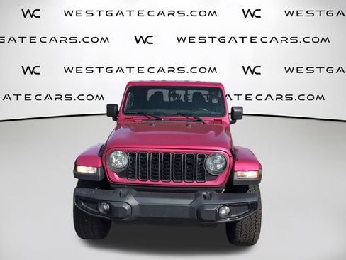 Used 2024 Jeep Gladiator Sport AWD/4WD image 4