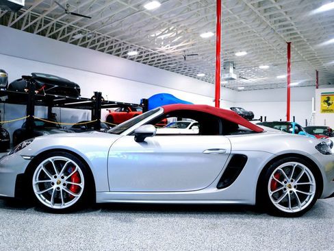 Used 2023 Porsche 718 Boxster Spyder RWD image 3