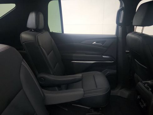 Used 2025 Chevrolet Traverse LT w/ Driver Confidence Package FWD image 27