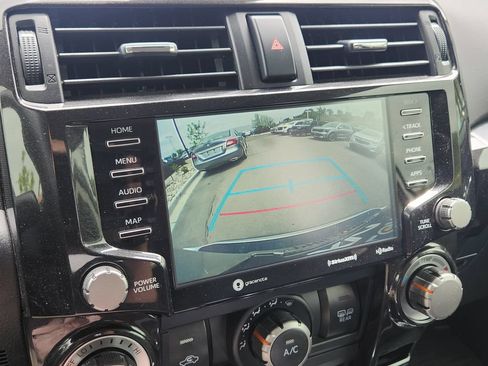 Used 2023 Toyota 4Runner TRD Off-Road Premium w/ Moonroof Package AWD/4WD image 17