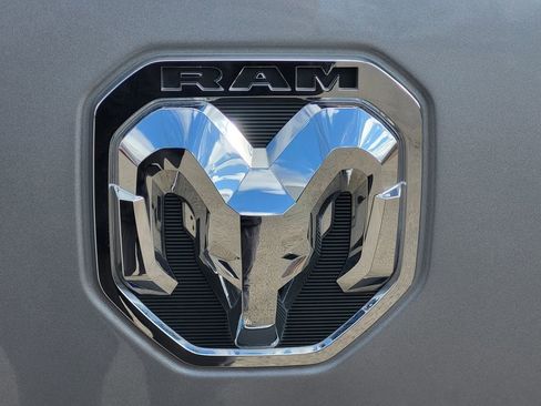 Used 2024 RAM 2500 Tradesman w/ Chrome Appearance Group image 13