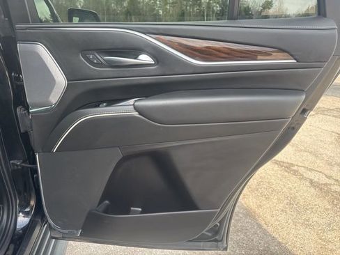 Used 2022 Cadillac Escalade Premium Luxury Platinum image 28