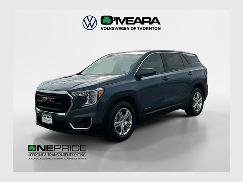Used 2024 GMC Terrain SLE image 1