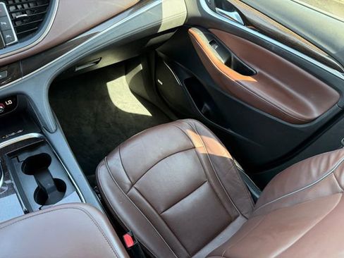 Used 2020 Buick Enclave Avenir w/ Avenir Technology Package image 24