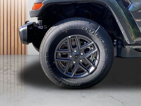 New 2026 Jeep Gladiator Sport AWD/4WD image 30