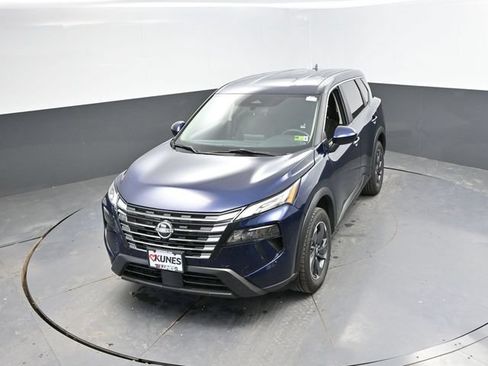 Used 2024 Nissan Rogue SV FWD image 40