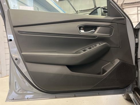 Used 2025 Honda Accord Sport image 9