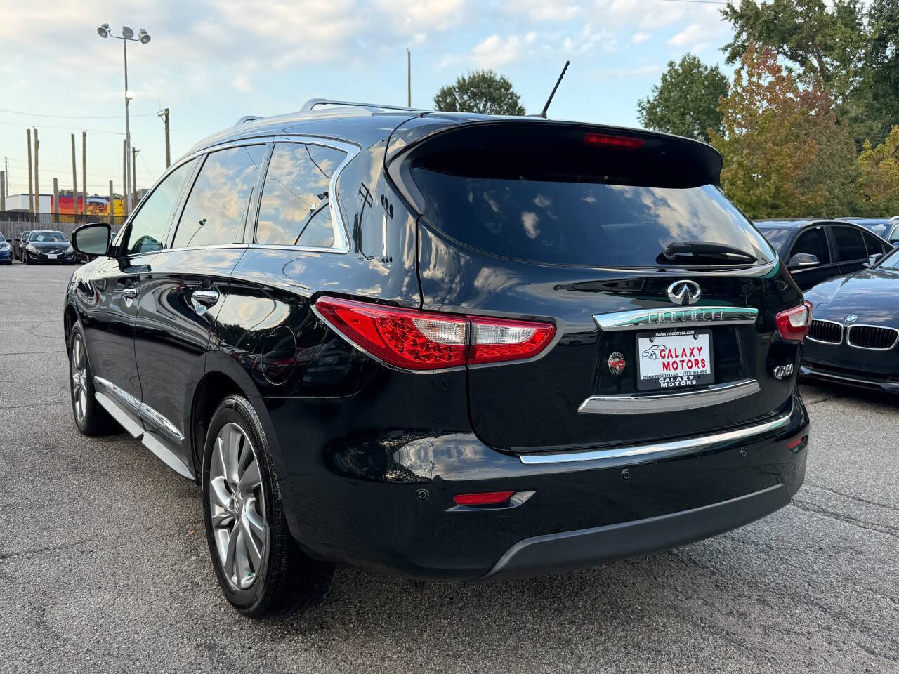 Used 2015 INFINITI QX60 Luxe w/ Deluxe Touring Package AWD/4WD image 5