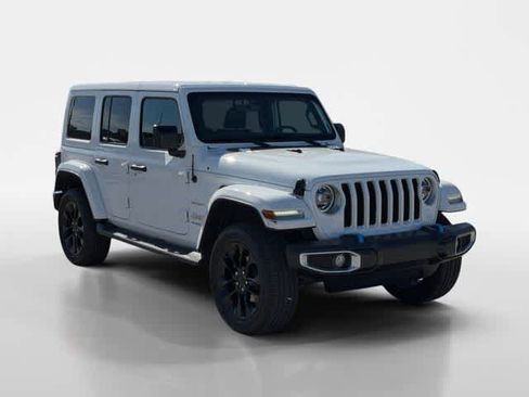Used 2022 Jeep Wrangler Unlimited Sahara image 13