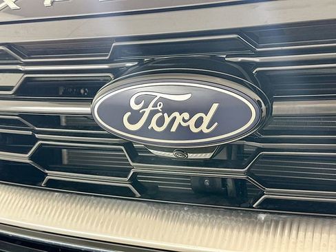 New 2025 Ford Expedition Max Platinum image 19