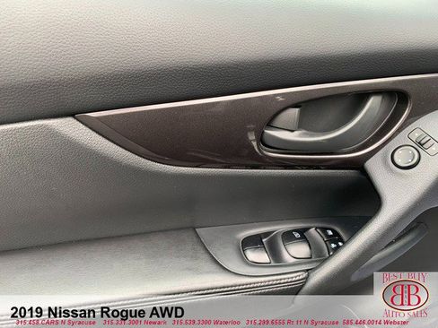 Used 2019 Nissan Rogue S image 9