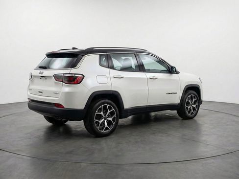 Used 2025 Jeep Compass Limited AWD/4WD image 9