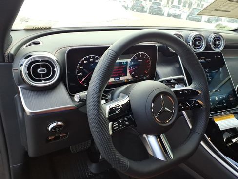 Used 2026 Mercedes-Benz GLC 300 4MATIC image 16
