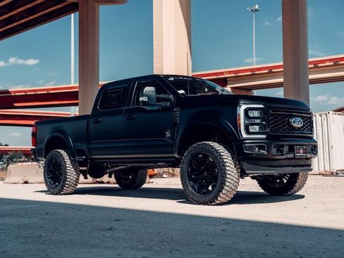New 2026 Ford F250 Lariat w/ Black Appearance Package image 8