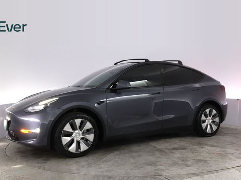 Used 2023 Tesla Model Y Long Range AWD/4WD image 18