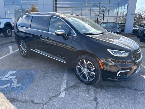 New 2026 Chrysler Pacifica Pinnacle image 42
