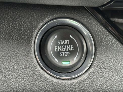 Certified 2025 Buick Enclave Preferred image 9