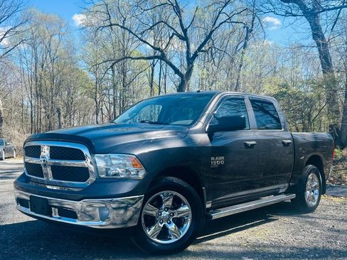Used 2019 RAM 1500 Tradesman w/ Tradesman SXT Package image 2