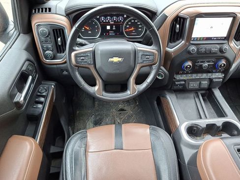 Used 2020 Chevrolet Silverado 1500 High Country w/ Technology Package image 10