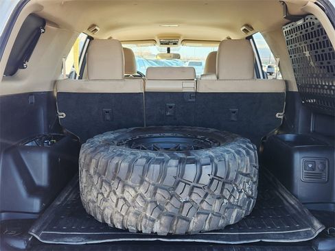 Used 2016 Toyota 4Runner SR5 image 11