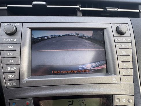 Used 2014 Toyota Prius Four w/ Solar Roof Package image 16