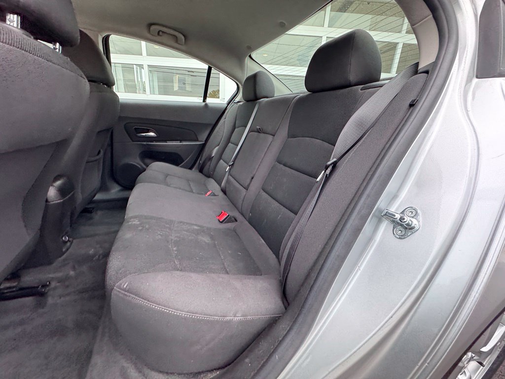Used 2016 Chevrolet Cruze LT FWD image 25